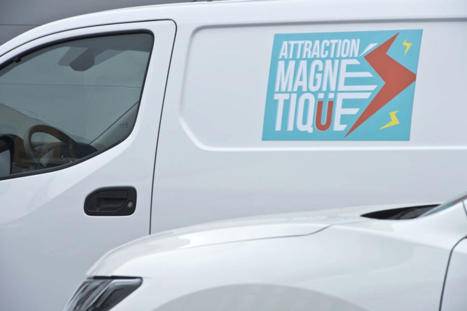 exemple publicite magnetique sur voiture camion